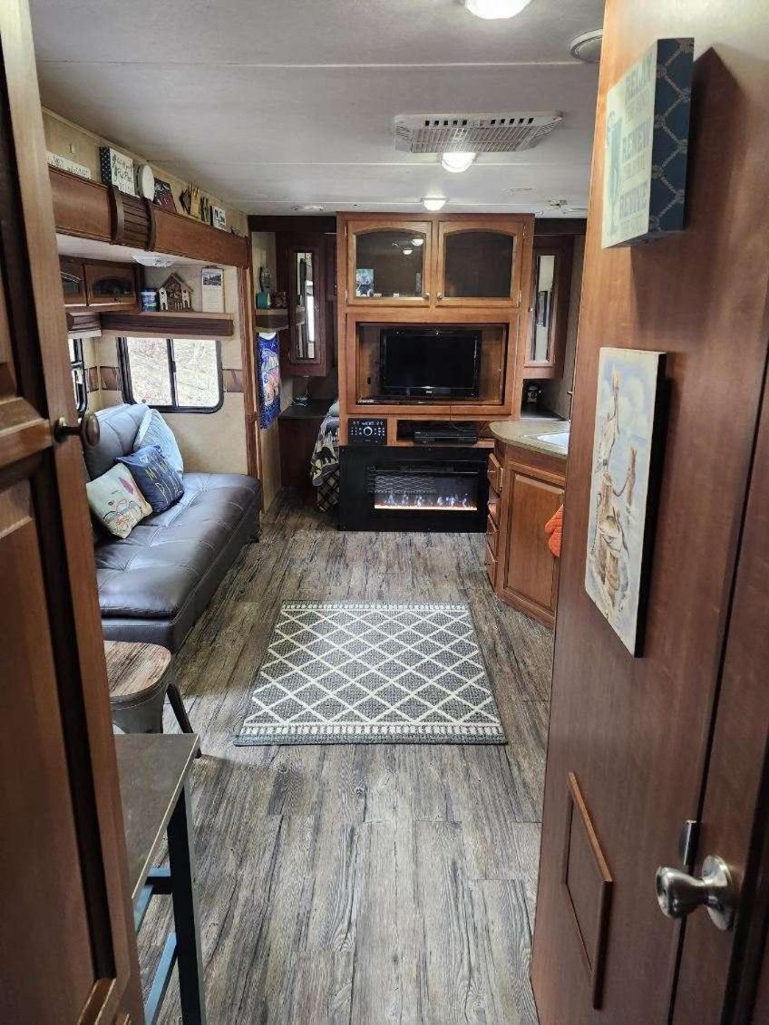 ホテル Rv Adventure Roscoe Pet Friendly エクステリア 写真